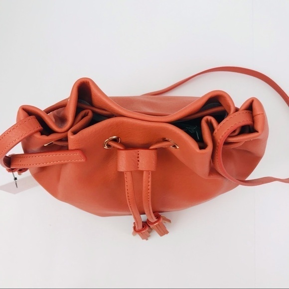 New! Lauren Conrad Faux Leather Hobo Bucket Burnt Orange Rust Crossbody Bag - Picture 4 of 10